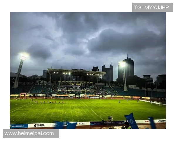 南京足球队的阵地战解析与战术布局探讨 南京足球队的阵地战解析与战术布局探讨