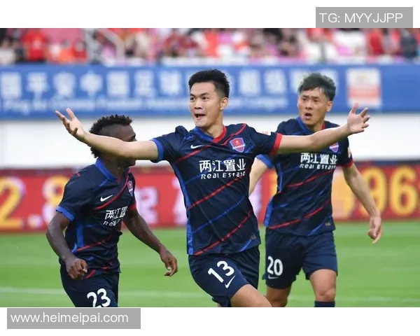 重庆足球队心理素质强劲跻身全国第三名展现团队精神与竞技实力 重庆足球队心理素质强劲跻身全国第三名展现团队精神与竞技实力